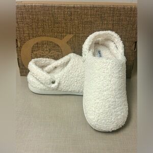 BORN Women’s Ivory Sherpa Faux Fleece Clog Slippers M 7-8 New